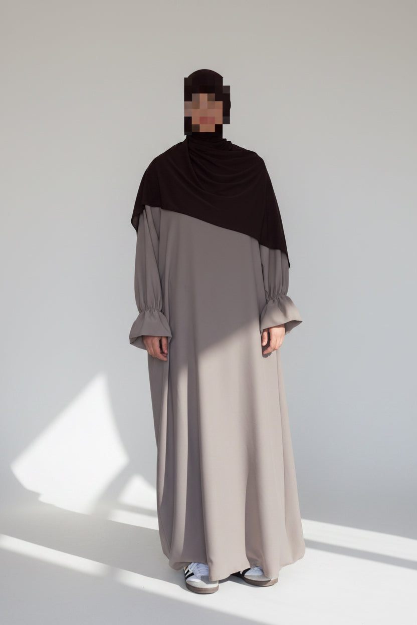 Maryam Medina Silk Abaya – Elegant Modest Maxi Dress with Tulip Sleeves