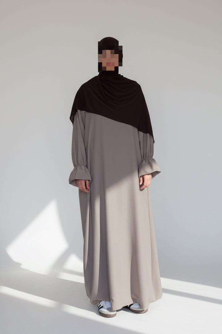 Maryam Medina Silk Abaya – Elegant Modest Maxi Dress with Tulip Sleeves