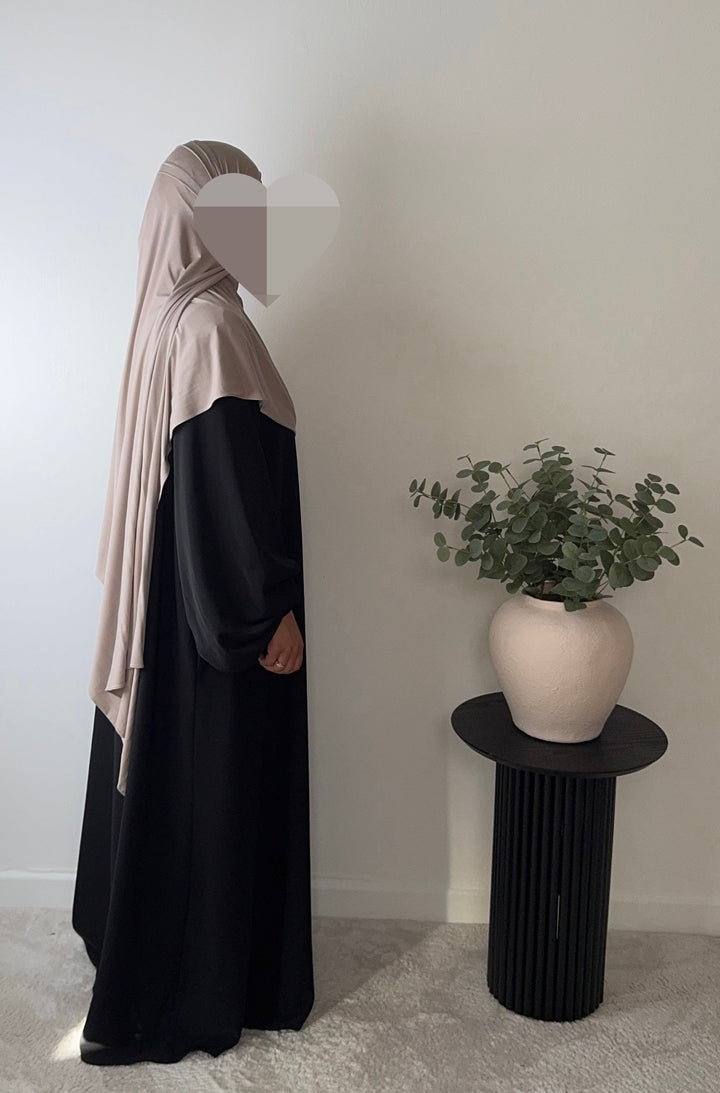 Medina Silk Abaya – Aisha | Elegant Modest Maxi Dress with Pockets