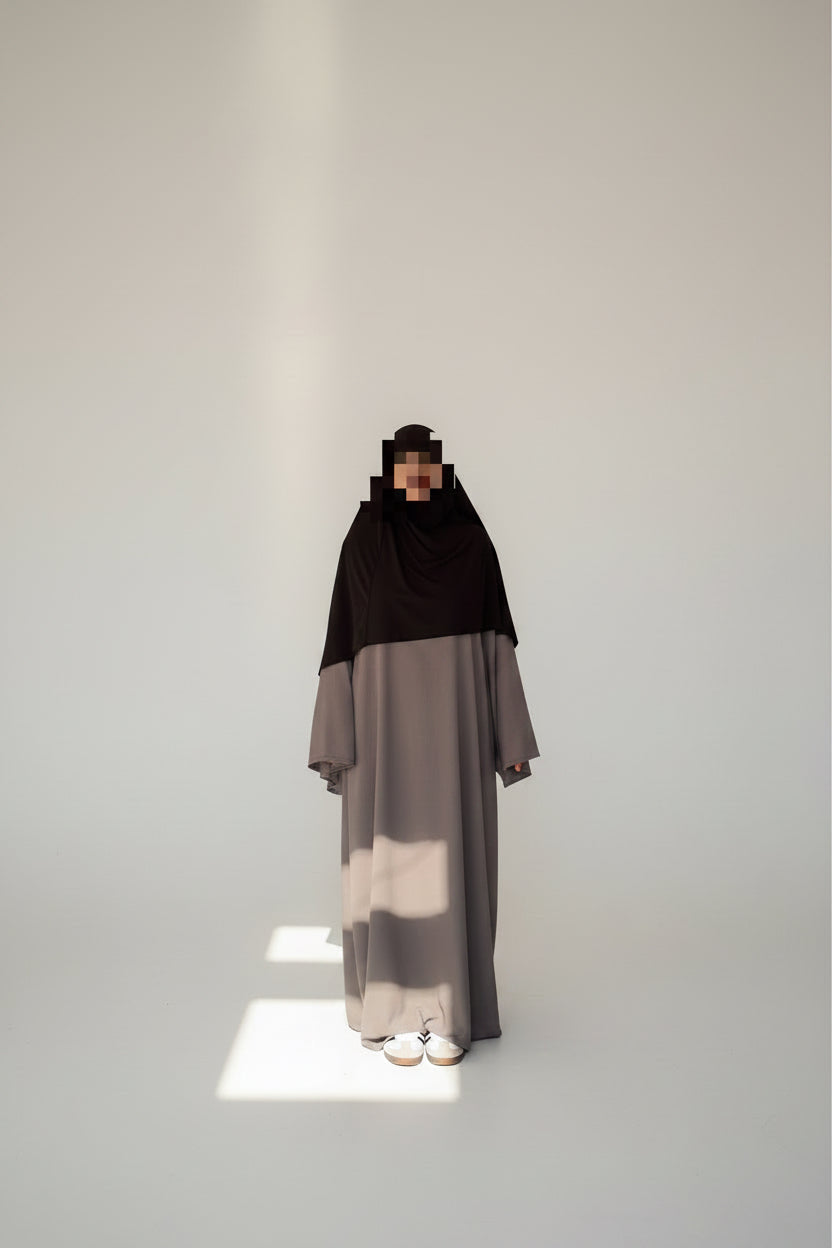 Layana Elegant Zoom Fabric Abaya – Flared Sleeve Modest Maxi Dress