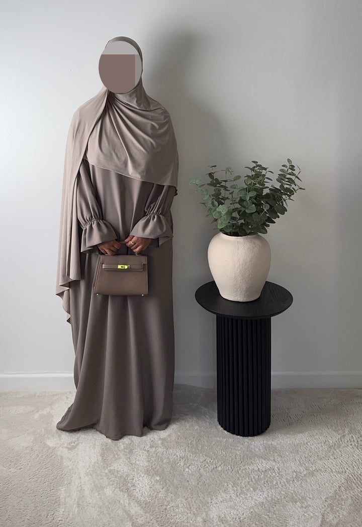Maryam Medina Silk Abaya – Elegant Modest Maxi Dress with Tulip Sleeves