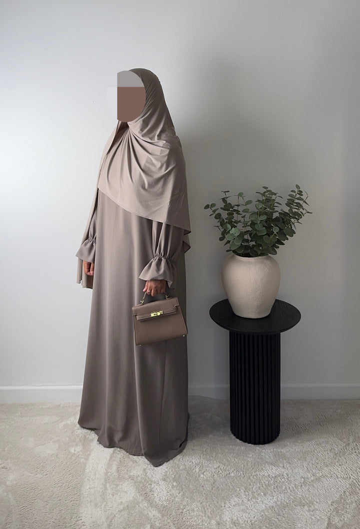 Maryam Medina Silk Abaya – Elegant Modest Maxi Dress with Tulip Sleeves