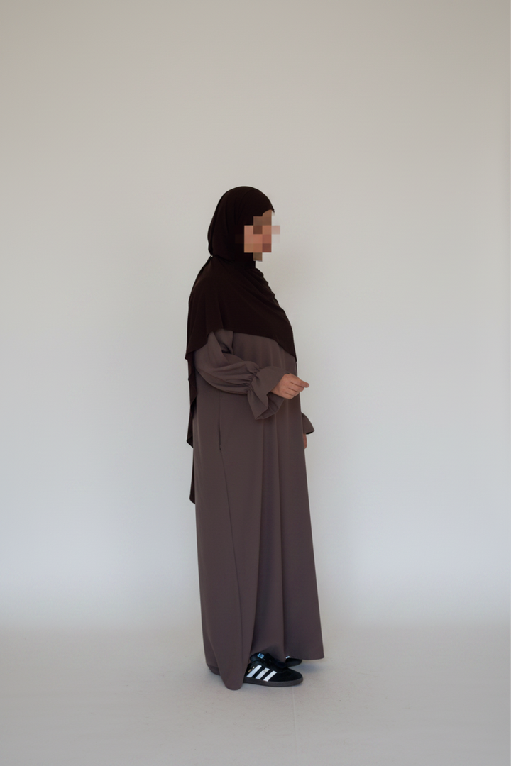Maryam Medina Silk Abaya – Elegant Modest Maxi Dress with Tulip Sleeves