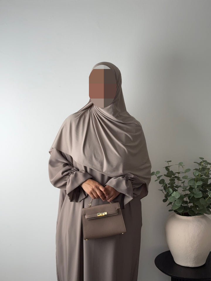 Maryam Medina Silk Abaya – Elegant Modest Maxi Dress with Tulip Sleeves