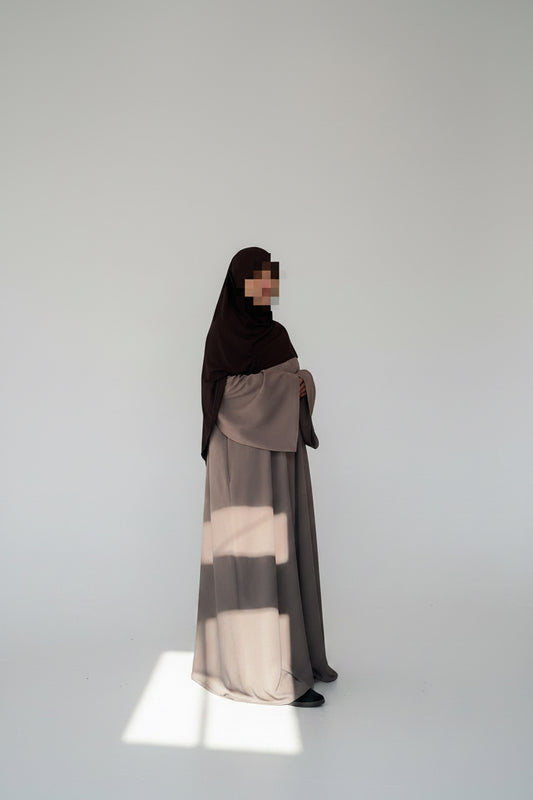 Layana Elegant Zoom Fabric Abaya – Flared Sleeve Modest Maxi Dress