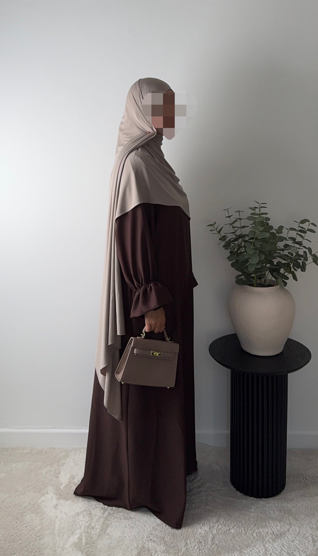 Maryam Medina Silk Abaya – Elegant Modest Maxi Dress with Tulip Sleeves