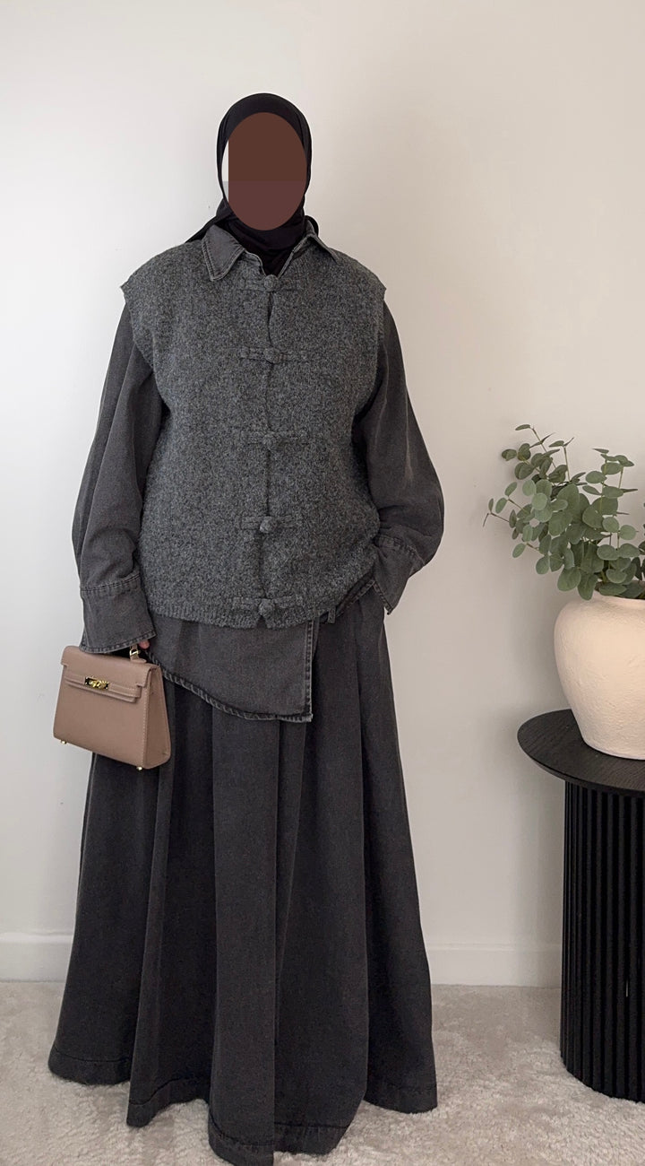 Asian-Inspired Sleeveless Knit Vest