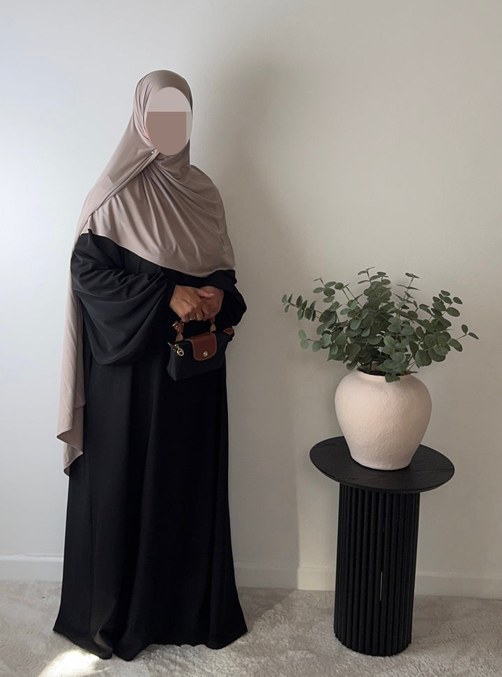 Medina Silk Abaya – Aisha | Elegant Modest Maxi Dress with Pockets