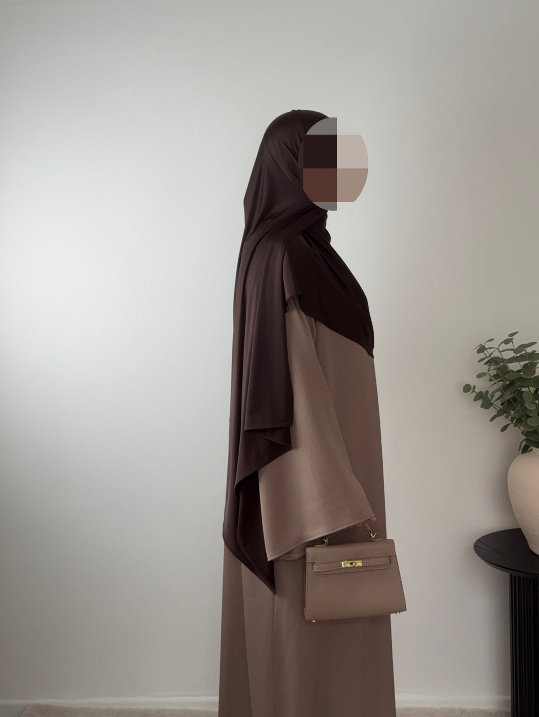 Layana Elegant Zoom Fabric Abaya – Flared Sleeve Modest Maxi Dress